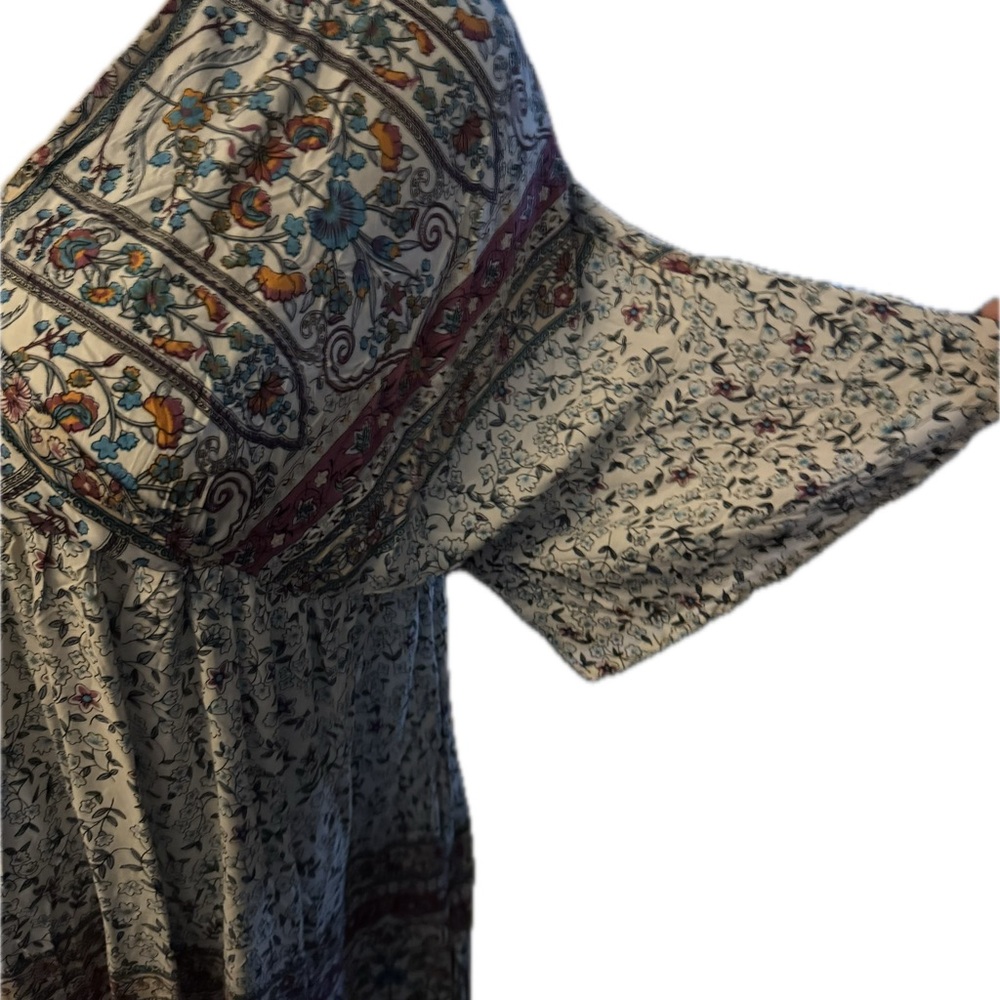 Hayden Multicolor V-Neck Blouse no tag but never worn. Lots of room - Picture 3 of 5